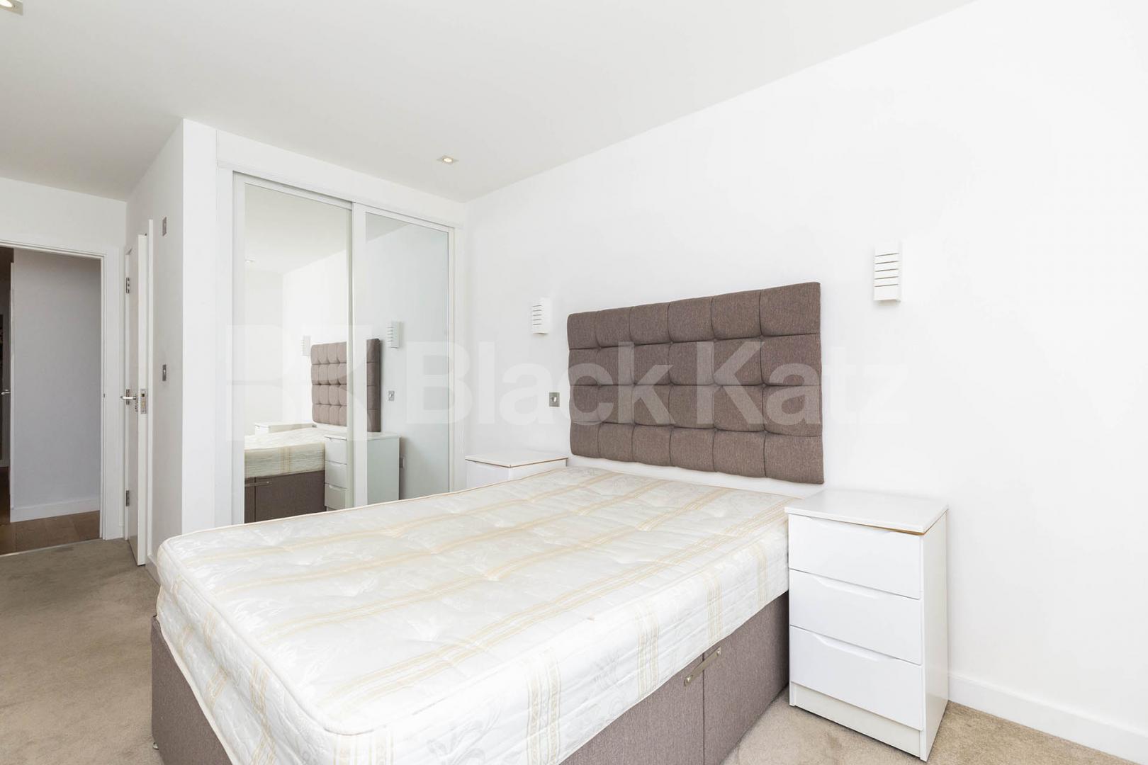 3 bed 3 bath property in the heart of east London with a Terrace Heneage Street , White Chapel  